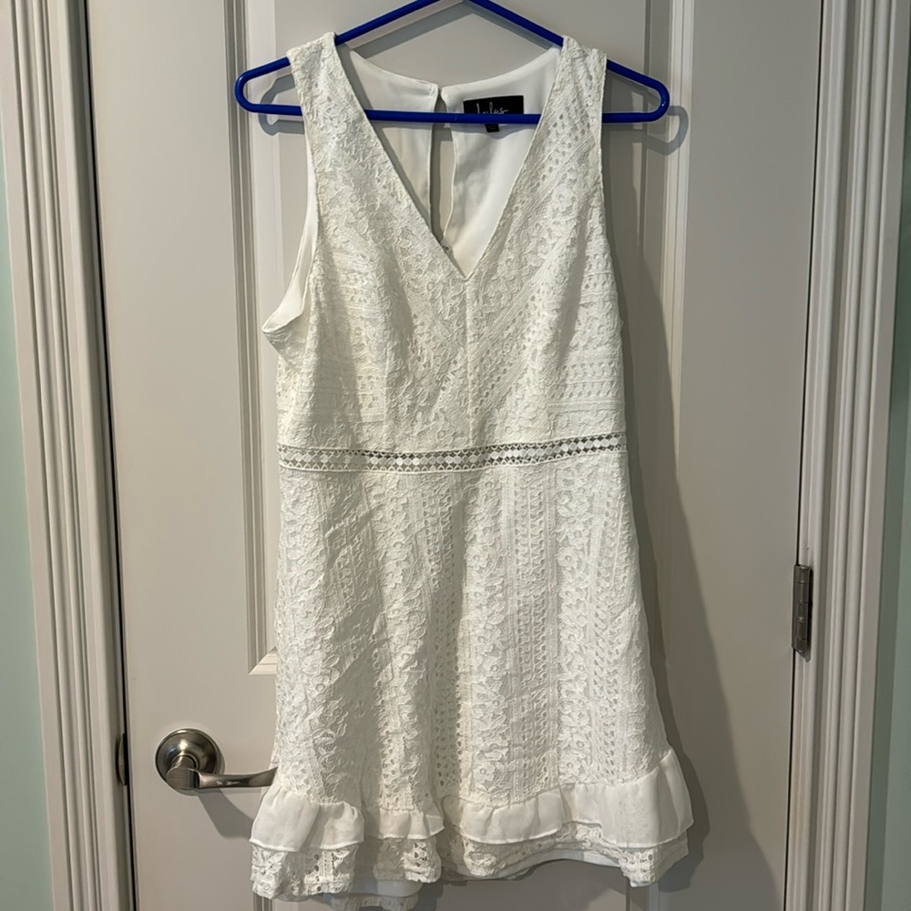 Lulu’s White Lace Dress